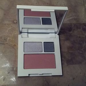 Clinique 19 BlackBerry frost duo. New